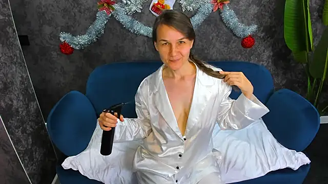 Snapshot of Lillian_White chatting on January 14, 2025, 4:04 am Lillian White online show from January 14, 2025, 4:04 am