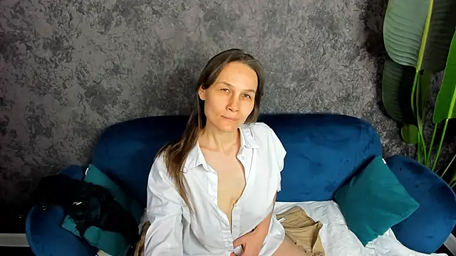 Snapshot of Lillian_White chatting on February 23, 2025, 10:39 am Lillian White online show from February 23, 2025, 10:39 am