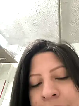 Snapshot of ShyVibes_ chatting on January 21, 2025, 4:05 pm ShyVibes  online show from January 21, 2025, 4:05 pm