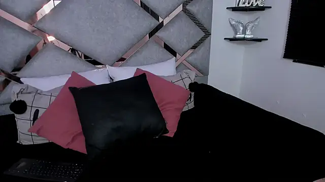 Snapshot of marian_pinzon chatting on January 22, 2025, 2:48 am marian pinzon online show from January 22, 2025, 2:48 am