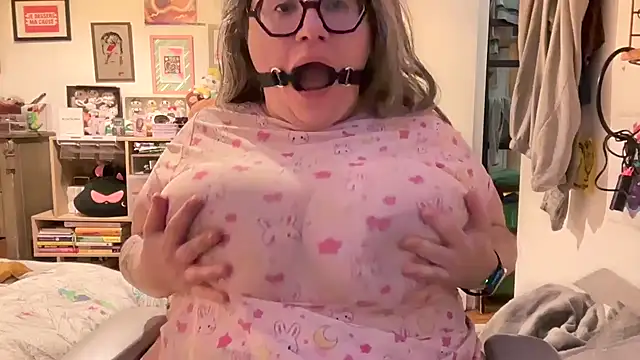 Snapshot of MimiParis chatting on January 8, 2025, 4:22 pm MimiParis online show from January 8, 2025, 4:22 pm