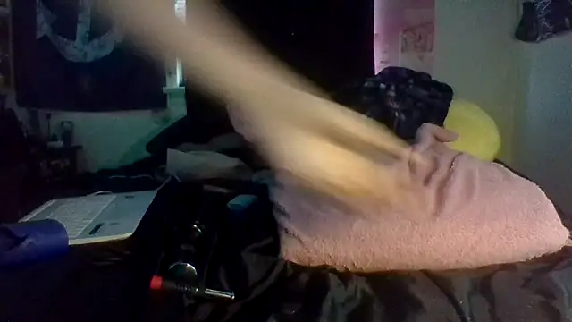 Snapshot of ATwinkie chatting on February 22, 2025, 12:51 pm ATwinkie online show from February 22, 2025, 12:51 pm