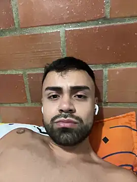 Snapshot of dickhorny_69 chatting on January 21, 2025, 5:05 am dickhorny 69 online show from January 21, 2025, 5:05 am