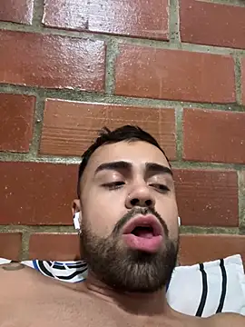 Snapshot of dickhorny_69 chatting on January 22, 2025, 4:44 am dickhorny 69 online show from January 22, 2025, 4:44 am