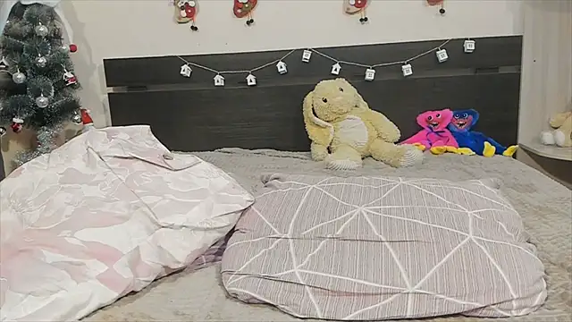 Snapshot of lola__banny chatting on December 3, 2024, 3:00 pm lola banny online show from December 3, 2024, 3:00 pm