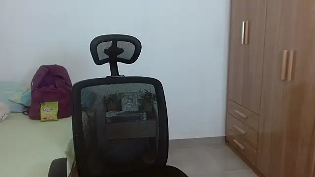 diamondGirl online show from March 16, 2025, 4:20 am