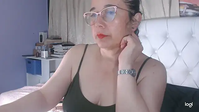 Snapshot of maturepriscila chatting on February 3, 2025, 6:17 pm maturepriscila online show from February 3, 2025, 6:17 pm