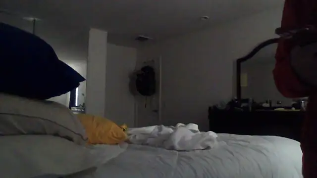 Snapshot of 2Fly4Guy chatting on December 5, 2024, 5:17 pm 2Fly4Guy online show from December 5, 2024, 5:17 pm