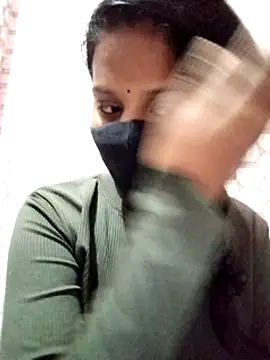 Snapshot of Shivani_Tivari chatting on February 9, 2025, 6:26 pm Shivani Tivari online show from February 9, 2025, 6:26 pm