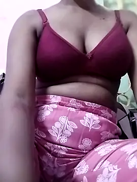 Snapshot of Shivani_Tivari chatting on November 5, 2025, 10:26 am Shivani Tivari online show from November 5, 2025, 10:26 am