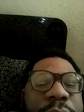 Snapshot of dvaughn3117 chatting on March 11, 2025, 3:56 pm dvaughn3117 online show from March 11, 2025, 3:56 pm