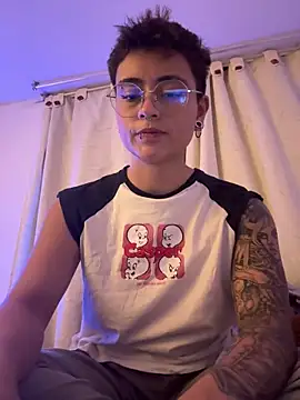 Snapshot of Chriss_gomez2 chatting on September 28, 2025, 12:38 am Chriss gomez2 online show from September 28, 2025, 12:38 am