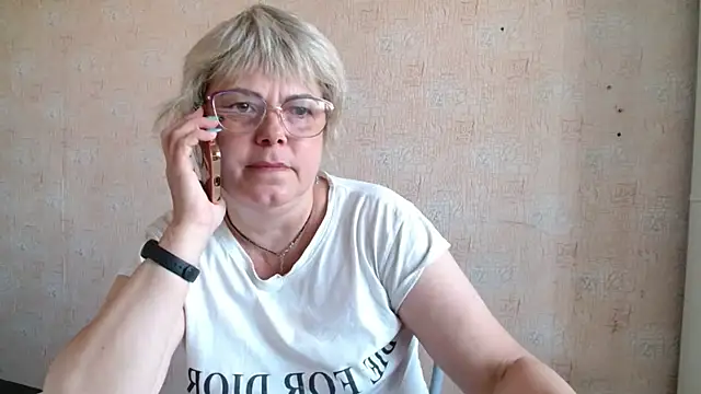 Snapshot of sweetsunset11 chatting on September 22, 2025, 4:14 am sweetsunset11 online show from September 22, 2025, 4:14 am