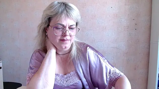 Snapshot of sweetsunset11 chatting on September 23, 2025, 5:54 am sweetsunset11 online show from September 23, 2025, 5:54 am