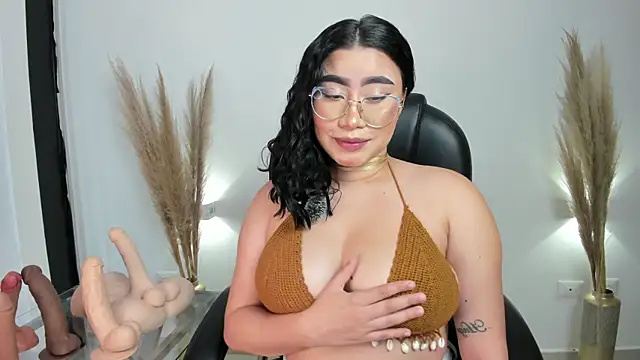leylaclintonxx online show from March 15, 2025, 10:11 pm