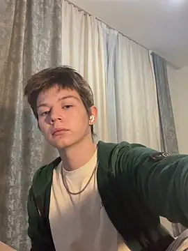 Snapshot of W_N_G_S chatting on December 5, 2024, 3:15 am W N G S online show from December 5, 2024, 3:15 am