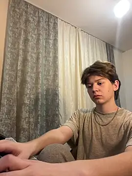 Snapshot of W_N_G_S chatting on February 11, 2025, 10:28 pm W N G S online show from February 11, 2025, 10:28 pm