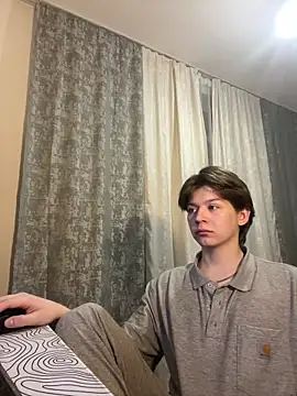 Snapshot of W_N_G_S chatting on March 10, 2025, 7:29 pm W N G S online show from March 10, 2025, 7:29 pm