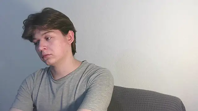 Snapshot of W_N_G_S chatting on September 14, 2025, 7:46 pm W N G S online show from September 14, 2025, 7:46 pm