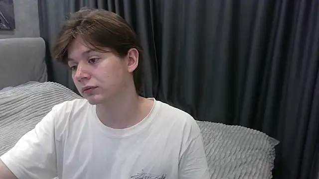 Snapshot of W_N_G_S chatting on October 16, 2025, 10:11 pm W N G S online show from October 16, 2025, 10:11 pm