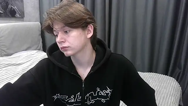 Snapshot of W_N_G_S chatting on October 19, 2025, 9:15 pm W N G S online show from October 19, 2025, 9:15 pm