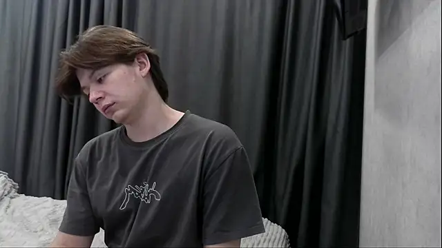 Snapshot of W_N_G_S chatting on October 21, 2025, 4:57 am W N G S online show from October 21, 2025, 4:57 am