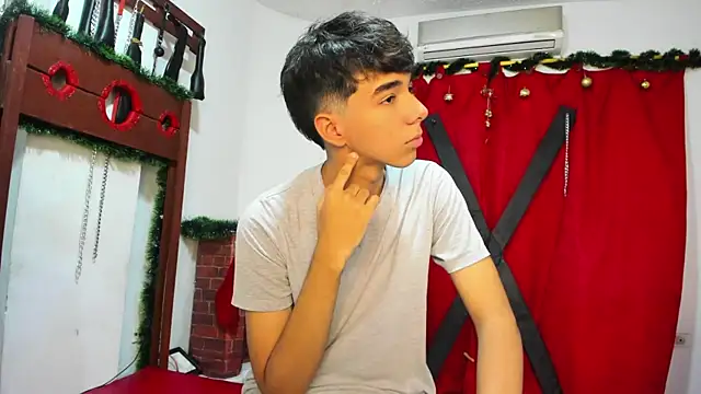 Snapshot of Harry_LatinBoy chatting on December 14, 2024, 8:08 pm Harry LatinBoy online show from December 14, 2024, 8:08 pm