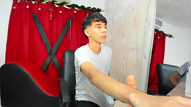 Snapshot of Harry_LatinBoy chatting on December 14, 2024, 11:12 pm Harry LatinBoy online show from December 14, 2024, 11:12 pm