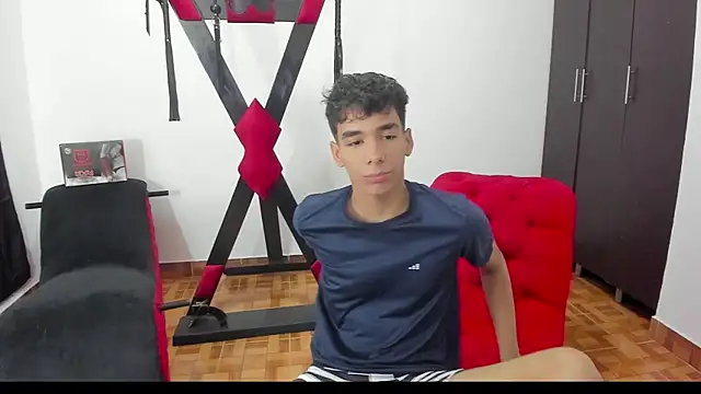 Snapshot of Harry_LatinBoy chatting on January 10, 2025, 11:18 pm Harry LatinBoy online show from January 10, 2025, 11:18 pm