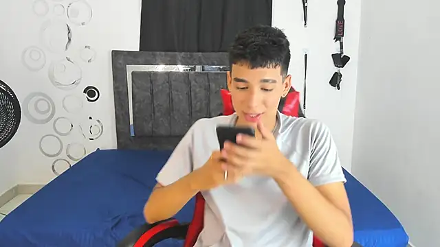 Snapshot of Harry_LatinBoy chatting on November 19, 2025, 6:30 pm Harry LatinBoy online show from November 19, 2025, 6:30 pm