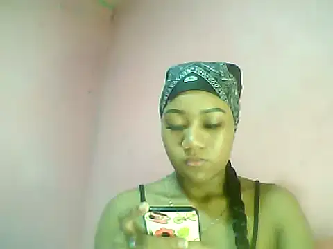 Snapshot of Fariana01 chatting on December 29, 2024, 11:50 pm Fariana01 online show from December 29, 2024, 11:50 pm