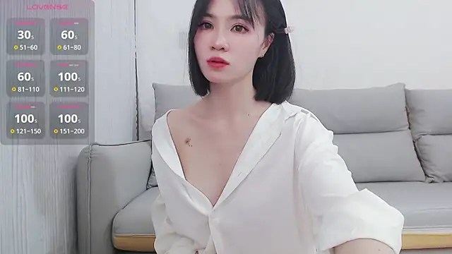 Snapshot of Koi-m- chatting on February 8, 2025, 2:16 pm Koi-m- online show from February 8, 2025, 2:16 pm