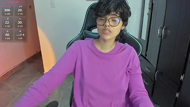 Snapshot of gooddess_isis chatting on January 4, 2025, 11:54 am gooddess isis online show from January 4, 2025, 11:54 am