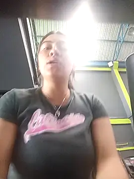Snapshot of LIZ-06_ chatting on February 10, 2025, 1:11 pm LIZ-06 online show from February 10, 2025, 1:11 pm