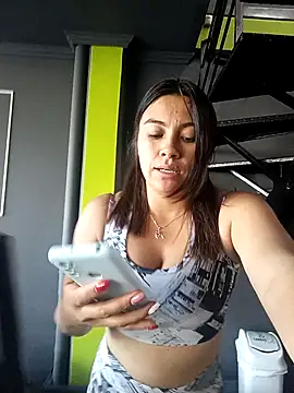 Snapshot of LIZ-06_ chatting on February 18, 2025, 1:00 pm LIZ-06 online show from February 18, 2025, 1:00 pm