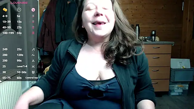 Snapshot of KasiaPrivat chatting on February 17, 2025, 6:04 pm KasiaPrivat online show from February 17, 2025, 6:04 pm