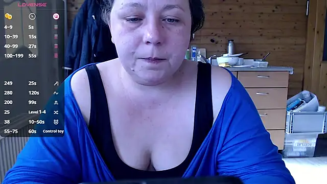 Snapshot of KasiaPrivat chatting on February 24, 2025, 10:37 am KasiaPrivat online show from February 24, 2025, 10:37 am