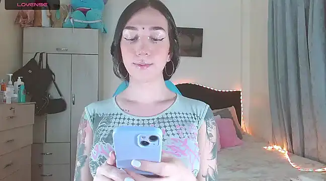 Snapshot of karla_zambrano chatting on March 19, 2025, 4:02 pm karla zambrano online show from March 19, 2025, 4:02 pm