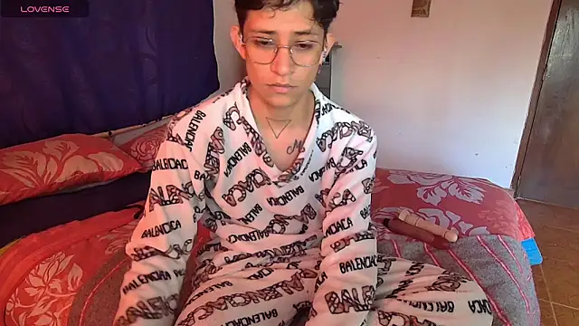 Snapshot of Sweet_c4mer0n chatting on October 18, 2025, 11:33 am Sweet c4mer0n online show from October 18, 2025, 11:33 am