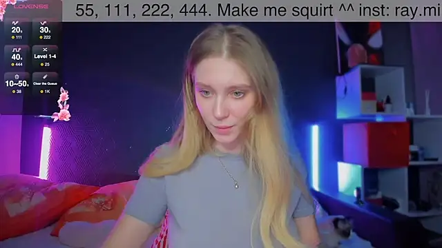 Snapshot of AliceMilman chatting on March 3, 2025, 1:31 pm AliceMilman online show from March 3, 2025, 1:31 pm