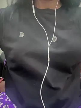 Snapshot of stylishpooja chatting on September 11, 2025, 5:13 pm stylishpooja online show from September 11, 2025, 5:13 pm