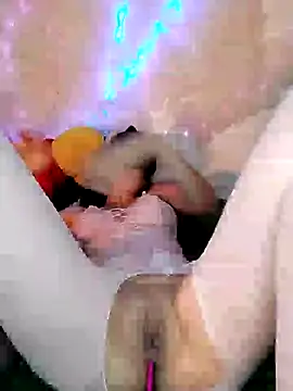 Snapshot of Sweety-Cat chatting on January 6, 2025, 1:09 am Sweety-Cat online show from January 6, 2025, 1:09 am