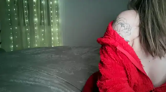 Snapshot of April_wow chatting on December 14, 2024, 7:51 am April wow online show from December 14, 2024, 7:51 am