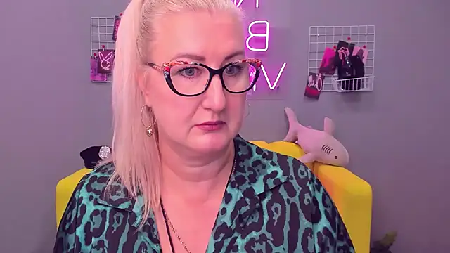 Snapshot of ChristyBrooks chatting on December 29, 2024, 3:57 pm ChristyBrooks online show from December 29, 2024, 3:57 pm