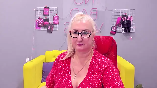 Snapshot of ChristyBrooks chatting on January 10, 2025, 5:13 pm ChristyBrooks online show from January 10, 2025, 5:13 pm