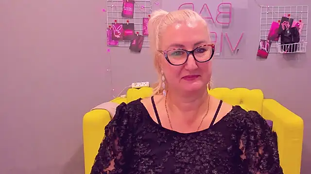 Snapshot of ChristyBrooks chatting on January 15, 2025, 3:18 pm ChristyBrooks online show from January 15, 2025, 3:18 pm