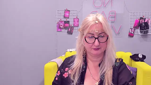 Snapshot of ChristyBrooks chatting on January 16, 2025, 5:23 pm ChristyBrooks online show from January 16, 2025, 5:23 pm