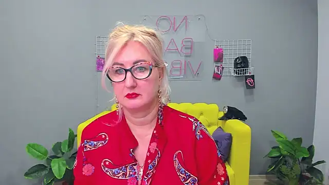 Snapshot of ChristyBrooks chatting on January 25, 2025, 6:24 pm ChristyBrooks online show from January 25, 2025, 6:24 pm