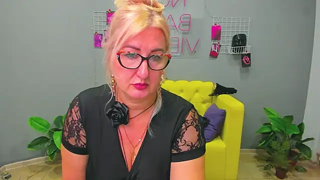 Snapshot of ChristyBrooks chatting on January 27, 2025, 3:18 pm ChristyBrooks online show from January 27, 2025, 3:18 pm