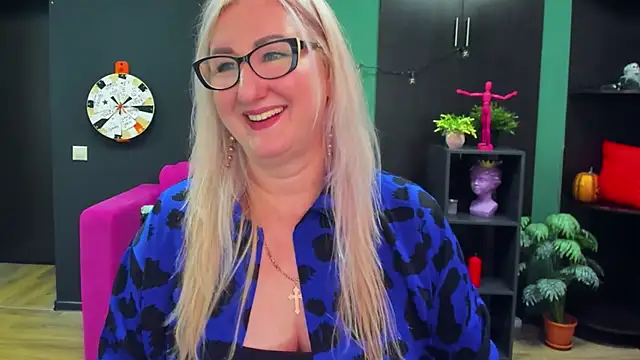 Snapshot of ChristyBrooks chatting on February 24, 2025, 4:04 pm ChristyBrooks online show from February 24, 2025, 4:04 pm